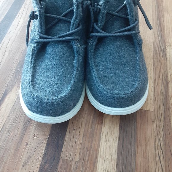 NWOT Max + Jake Colton Sneaker Gray Felt Fabric uppers - Picture 6 of 11